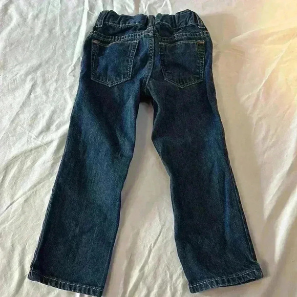 Old Navy-skinny straight cut jeans. Size  3T. - Picture 3 of 5